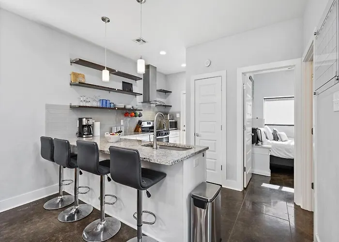 Apartment Cozy 3 Bedroom Townhome, Located With A Garage Lafayette