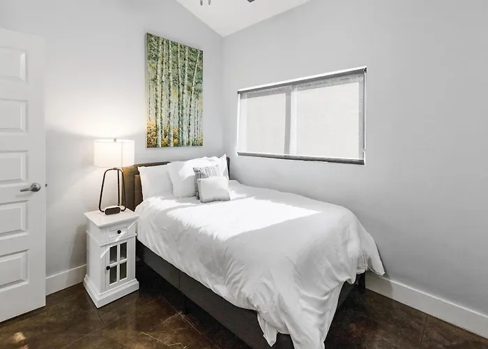 Cozy 3 Bedroom Townhome, Located With A Garage * Lafayette